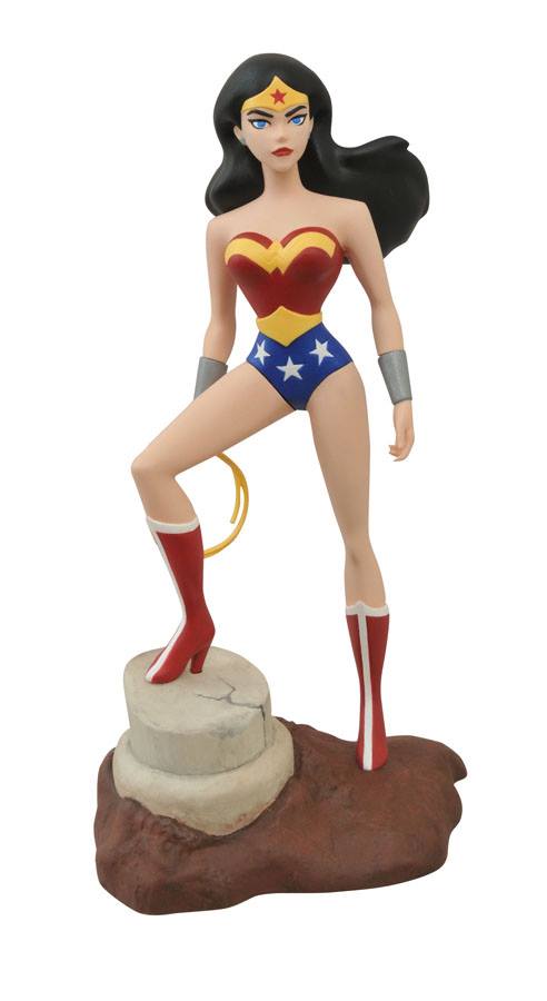 Animated-Femme-Fatales-Wonder-Woman-PVC-Statue