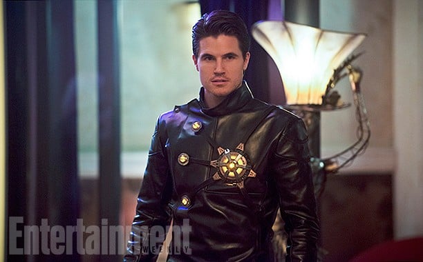 The-Flash-Robbie-Amell-as-Deathstorm