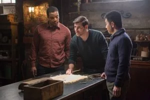 The Grimm gang vow to remain silent on Monroe's mysterious healing...until they figure out what caused it. 