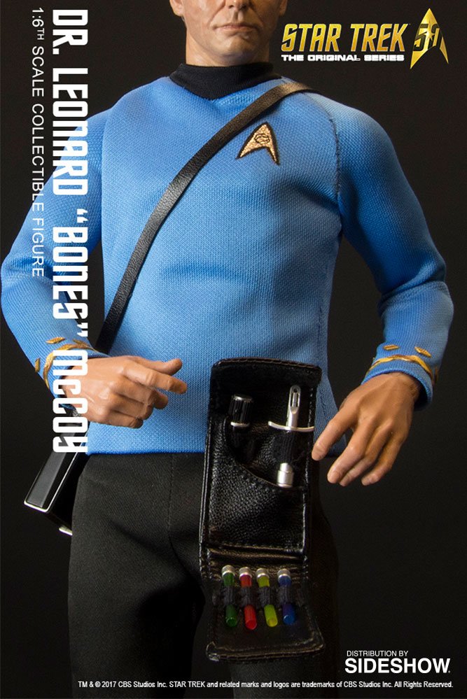 QMX-Star-Trek-Dr.-McCoy-004