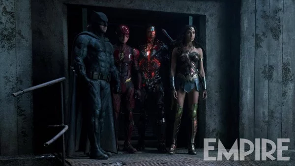 justice-league-image-batman-flash-cyborg-wonder-woman-600x338