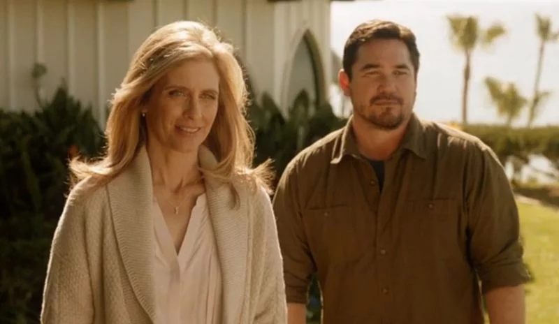 Dean Cain as Jeremiah Danvers on 'Supergirl' with Helen Slater as Eliza.