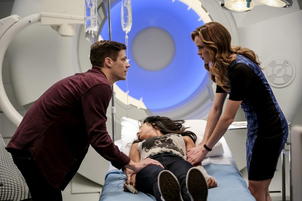 Despite her fears of unleashing the Killer inside, Caitlin uses her powers to save Iris. 