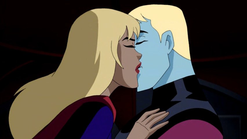 Supergirl_and_Brainiac_5_Kiss