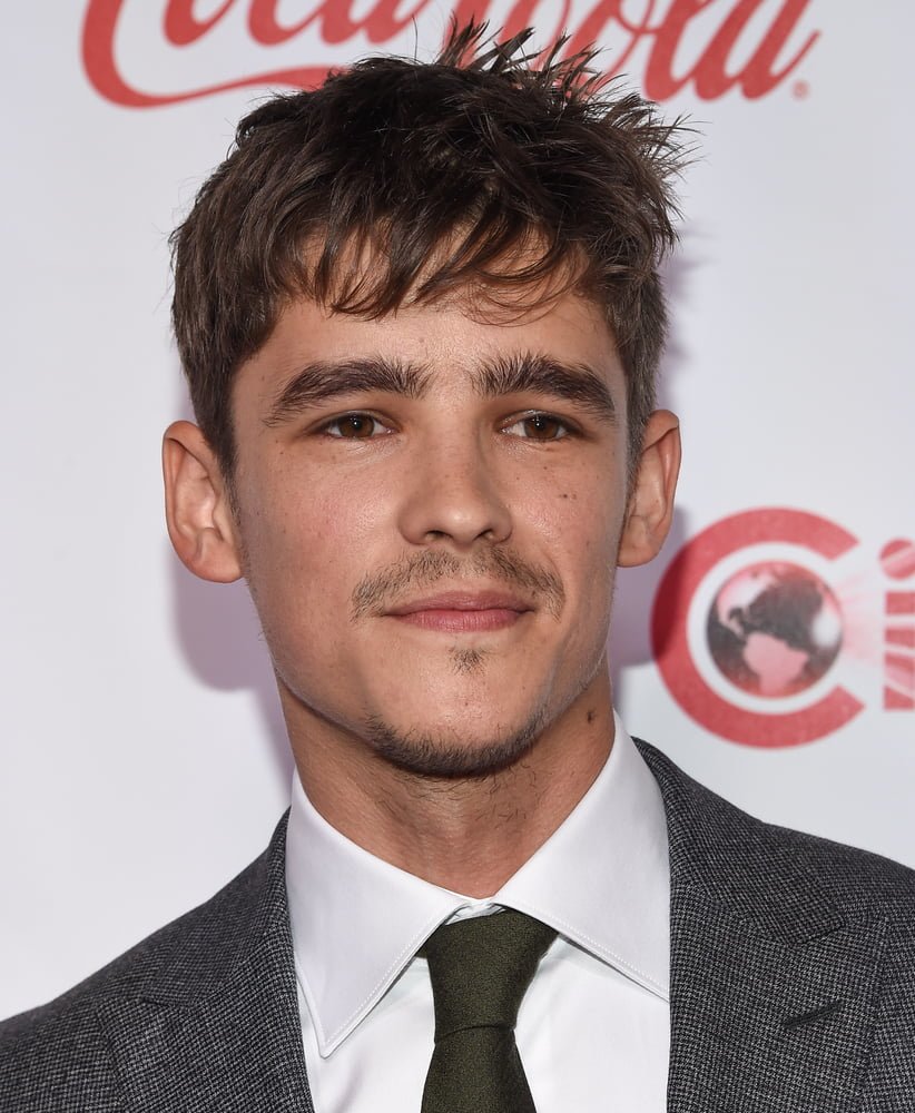 Does Brenton Thwaites Have What It Takes To Properly Play Nightwing? (And  By It We Mean A Nice Ass)
