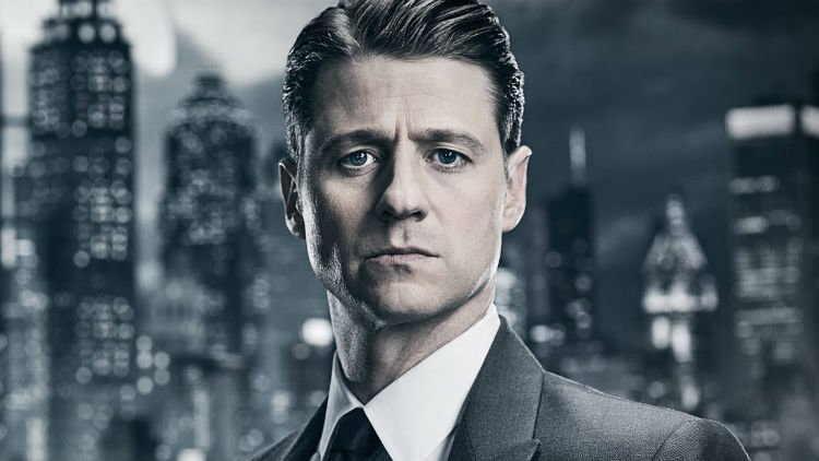 Jim Gordon Is Starting To Look His Age In This Gotham Photo