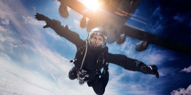 James Cameron And Tom Cruise Almost Shot A Film Together... In Space