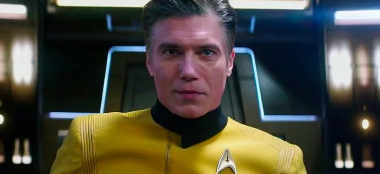 Anson Mount Hints At What This Season Holds For Captain Pike
