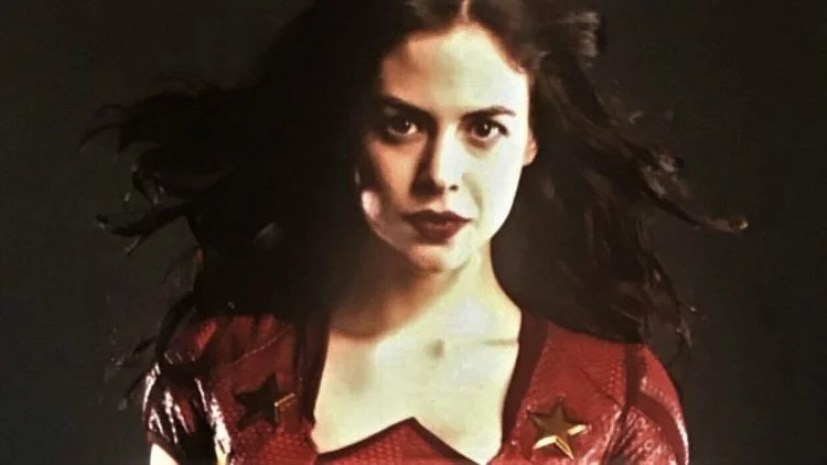 Wonder Girl Conor Leslie Shows Off Her Lasso Skills In This 'Titans ...