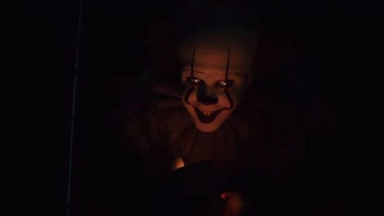 Bill Skarsgård Warns That Pennywise Is "Really Going After It" In 'IT: Chapter Two'
