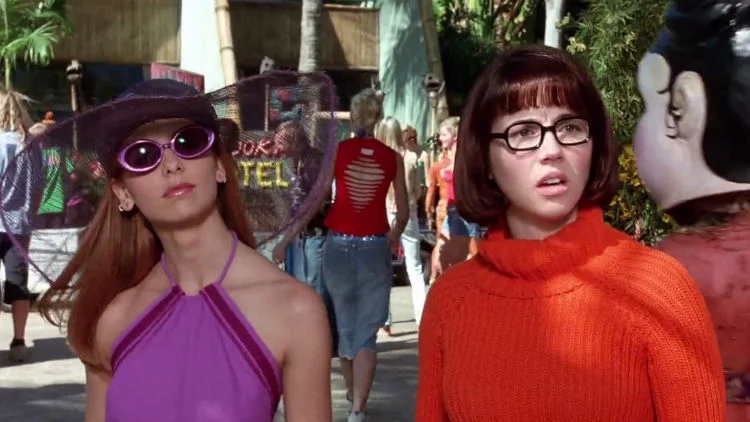 A Kiss Between Daphne And Velma Was Just One Of The Things Cut From ...