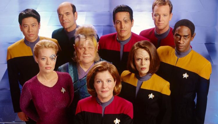 Star Trek: Voyager cast photo